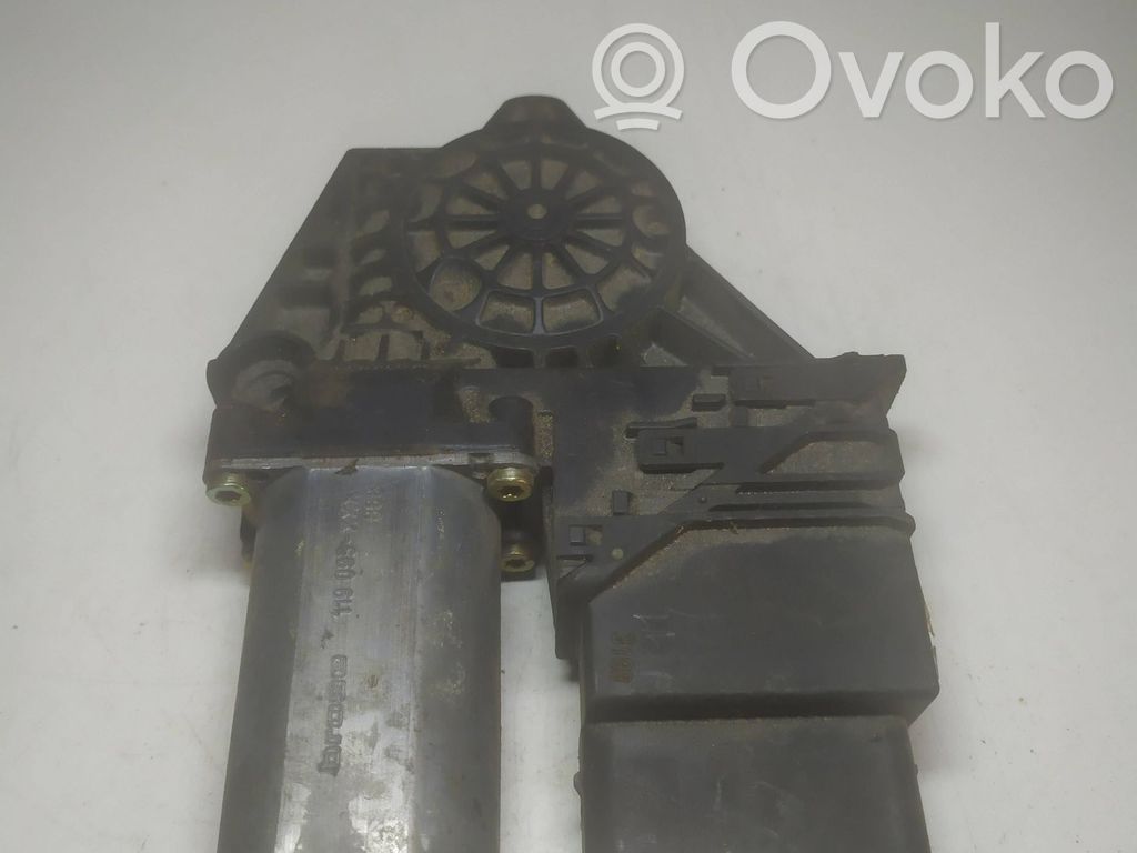 Volkswagen PASSAT B5.5 Silniczek podnoszenia szyby drzwi tylnych 