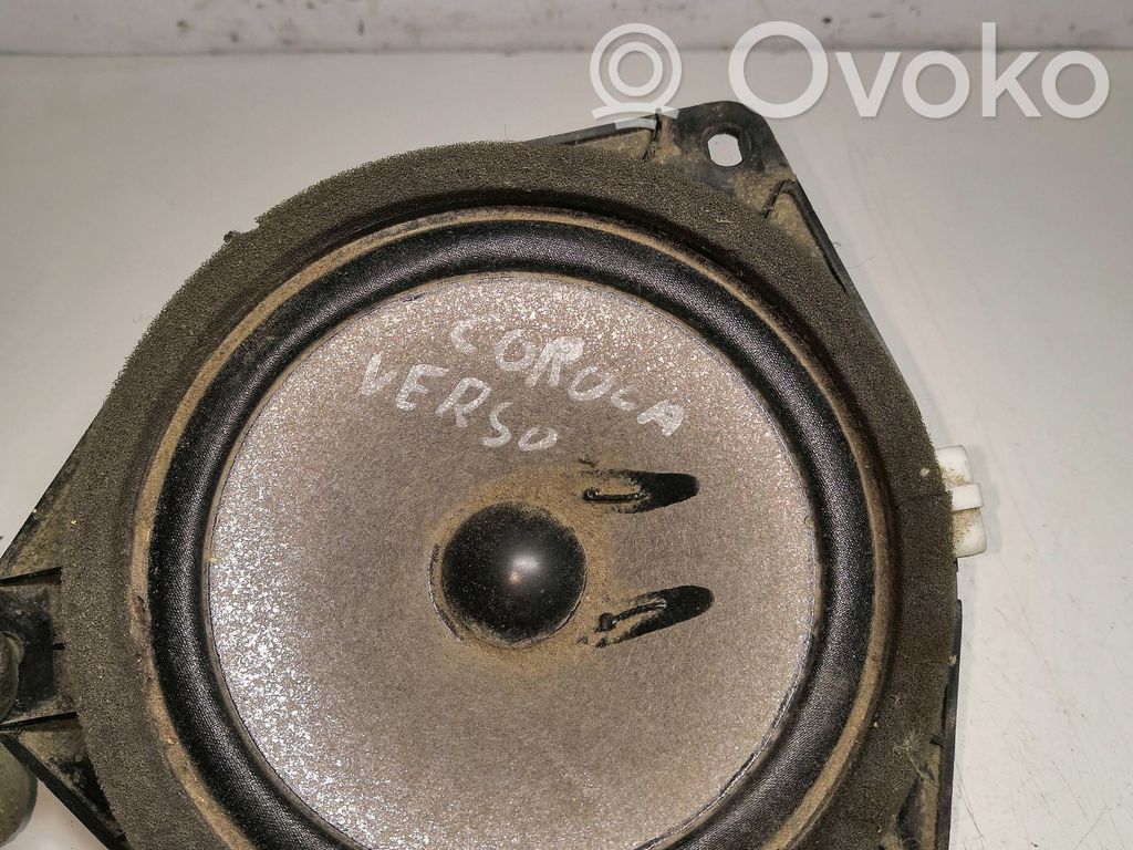 Toyota Corolla Verso AR10 Rear door speaker 