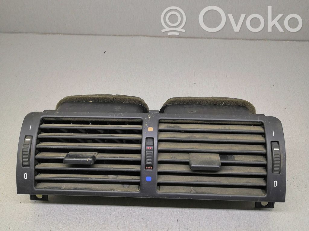 BMW 3 E46 Centrinės oro grotelės 