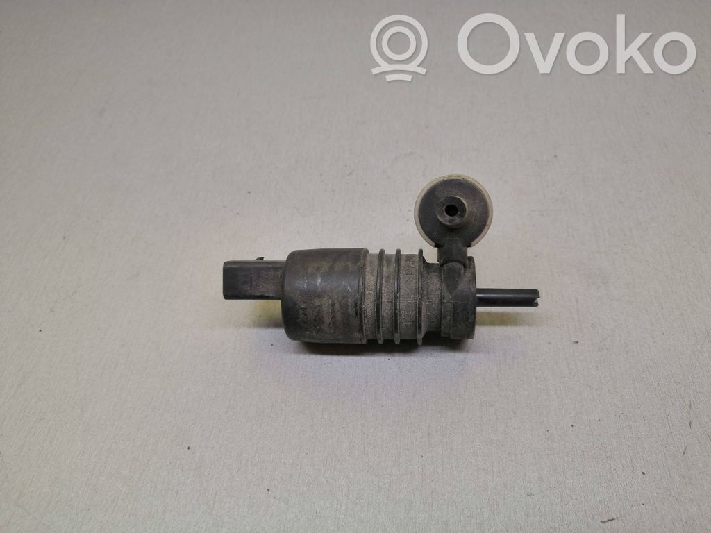 Audi A4 S4 B6 8E 8H Pompa spryskiwacza szyby przedniej / czołowej 