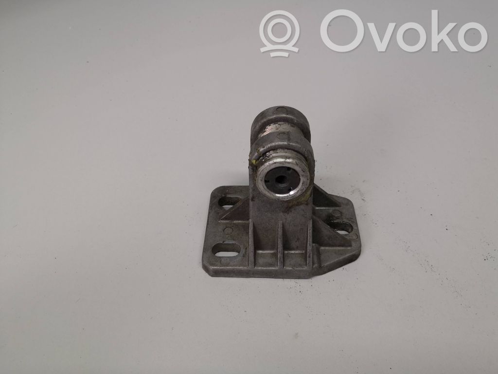 Audi A6 S6 C4 4A Front bumper mounting bracket 