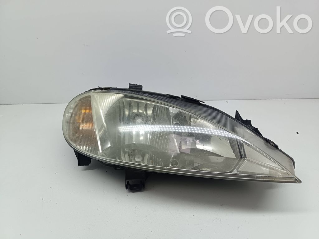 Renault Megane I Etu-/Ajovalo 