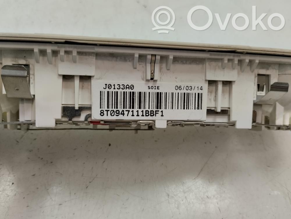 Światło fotela przedniego   8T0947111BBF1