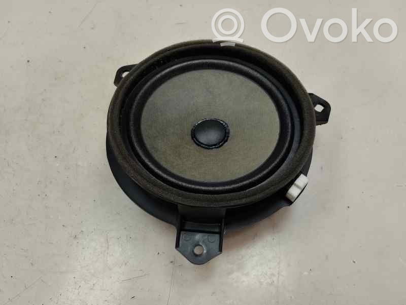 Toyota Yaris Haut parleur