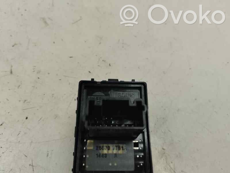 Nissan Note (E12) Interruttore specchietto retrovisore