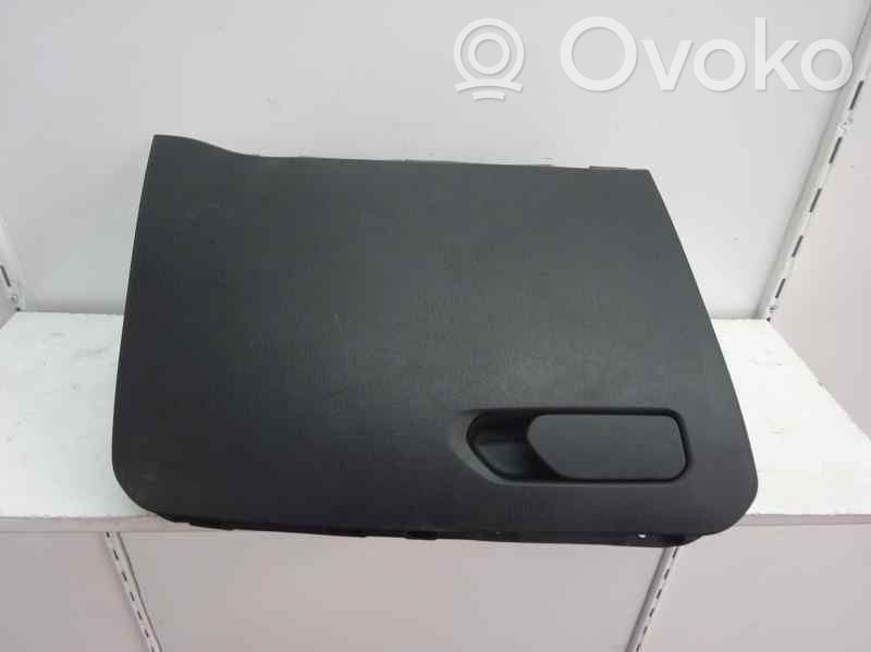 Fiat Tipo Hansikaslokero 