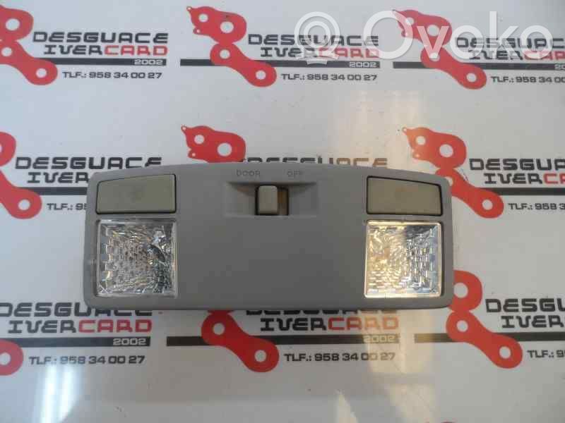 Éclairage lumière plafonnier avant