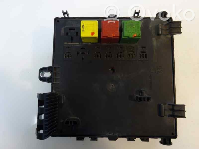 Opel Vectra C Module de fusibles