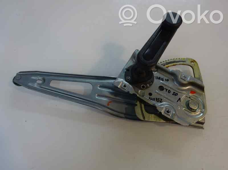 Toyota Yaris Macara geam spate manuală