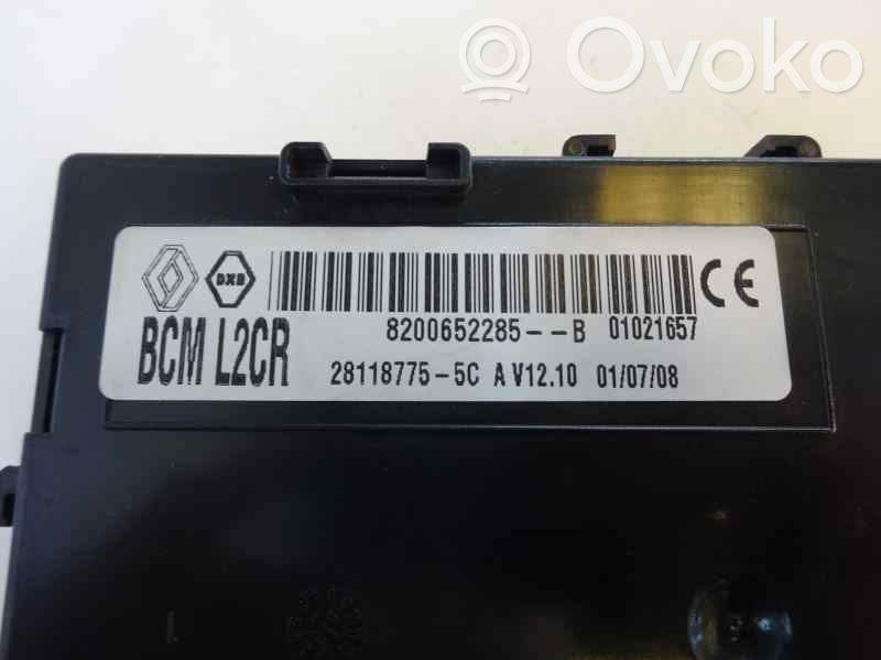 Renault Clio III Module de fusibles 