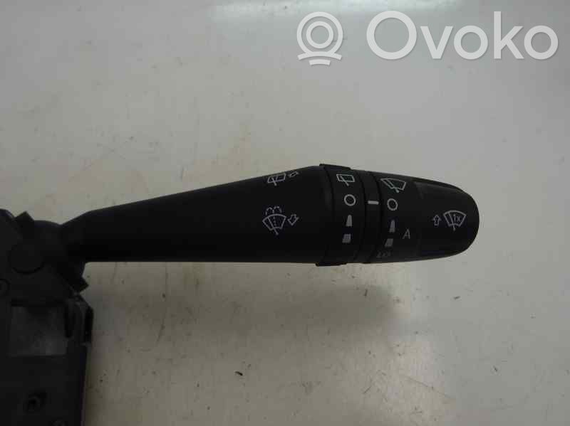 Multifunctional control switch/knob   1002377A
