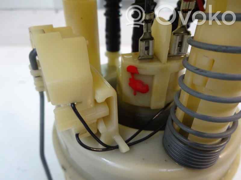 Renault Clio I Pompa carburante immersa
