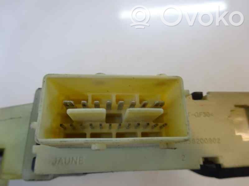 Citroen C4 I Moteur de lève-vitre de porte avant