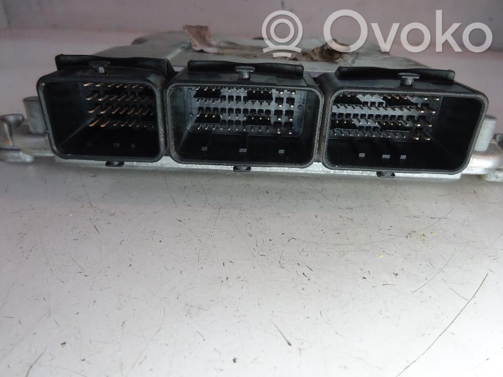 Unidad de control/módulo del motor   8200039569