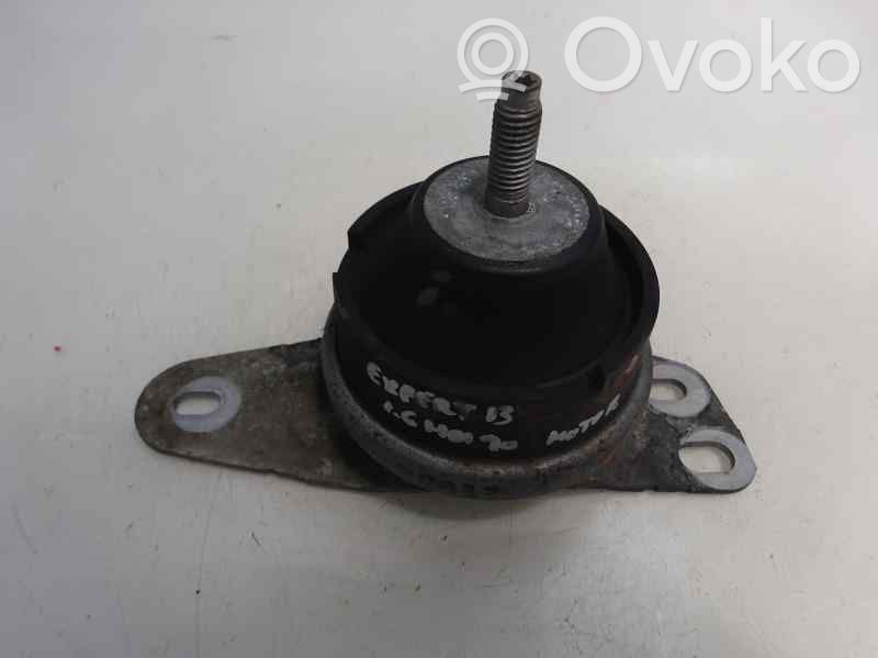 Soporte de montaje del motor