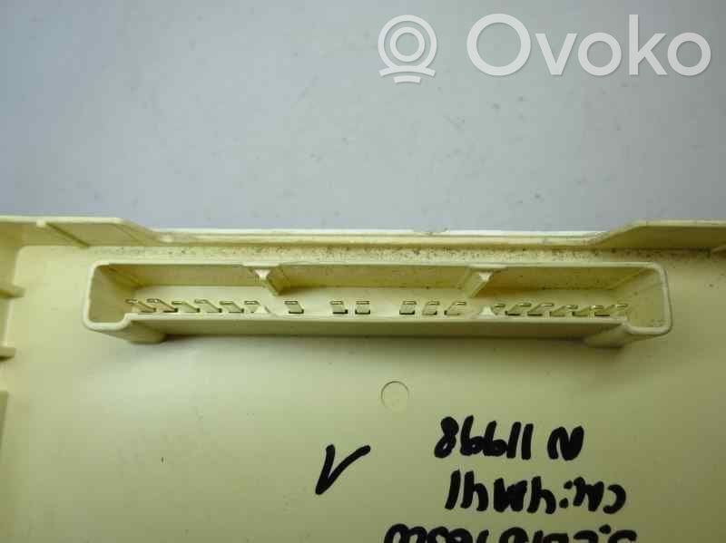 Módulo de fusible   OJ040433