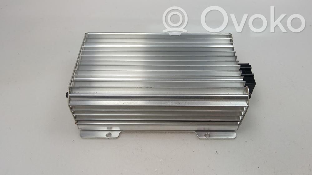 Audi A8 S8 D3 4E Pystyantennivahvistin 