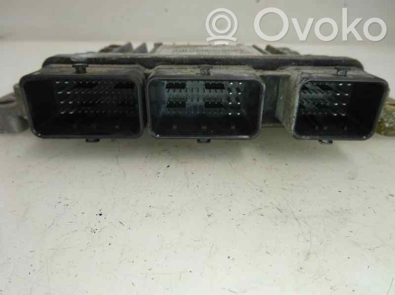 Unidad de control/módulo del motor   237101312R