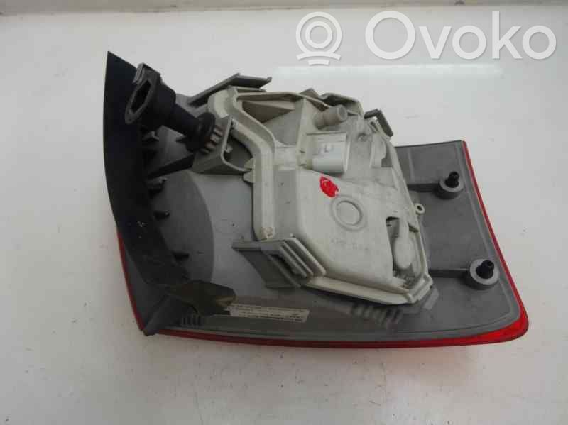 Audi A4 S4 B7 8E 8H Feux arrière / postérieurs 