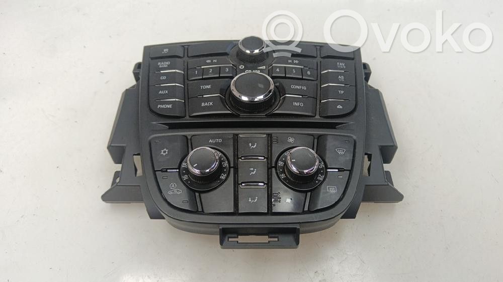 Opel Astra J Panel / Radioodtwarzacz CD/DVD/GPS 
