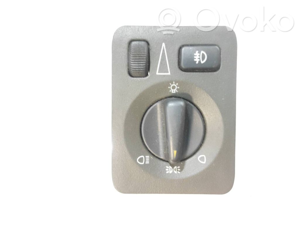 Light switch   4616124,758173
