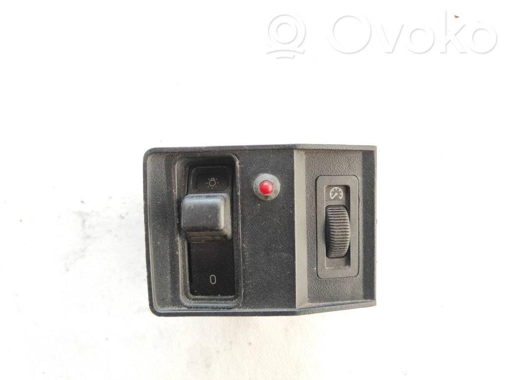 Light switch   8110497