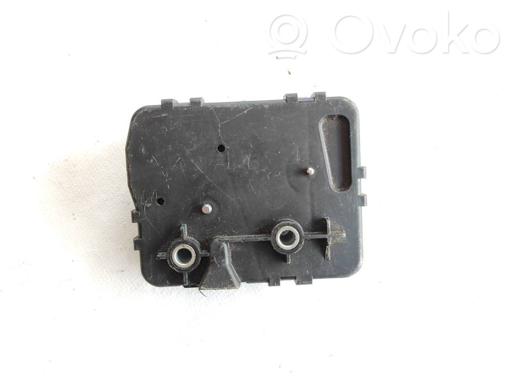 Tailgate window lock/catch/latch   51248218849,8218849