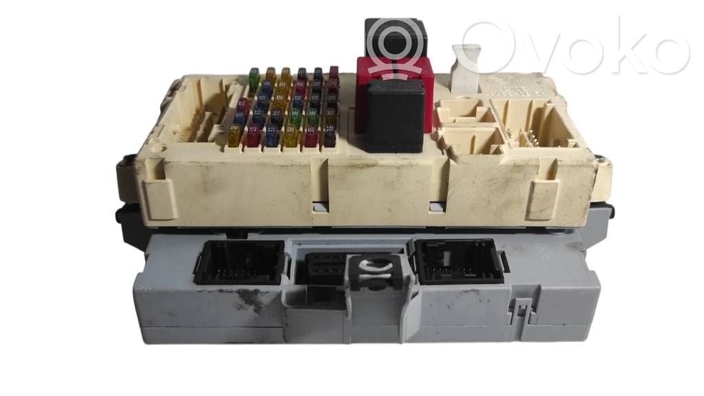 Alfa Romeo GT Module de fusibles 