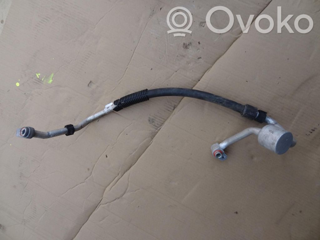 Ford Focus Ilmastointilaitteen putki (A/C) 