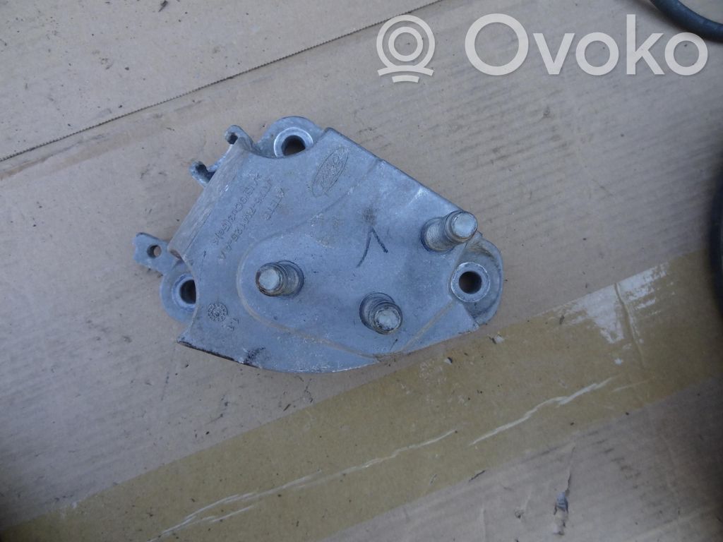 Engine mounting bracket   JT767M125AA,JT767M125AA