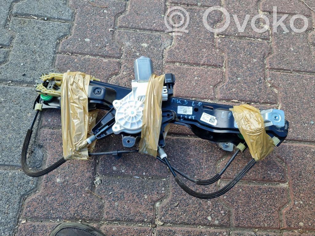 Ford Focus Front door window regulator with motor 