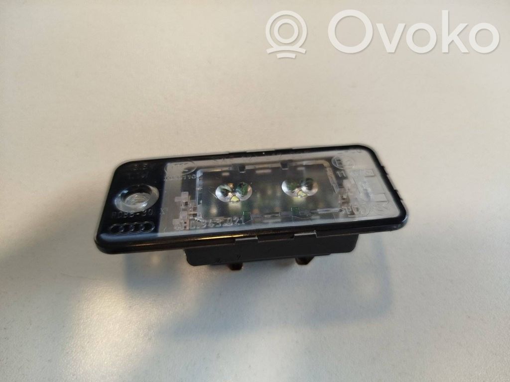 Audi A8 S8 D3 4E Éclairage de plaque d'immatriculation 