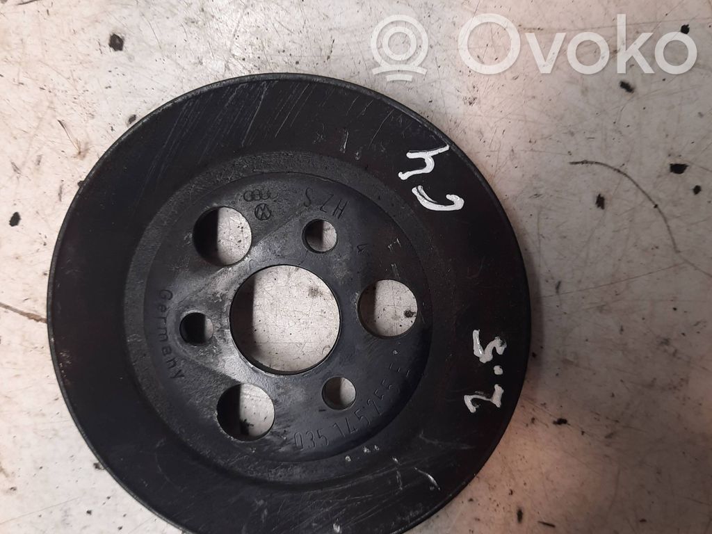 Audi 100 S4 C4 Ohjaustehostimen pumpun hihnapyörä 