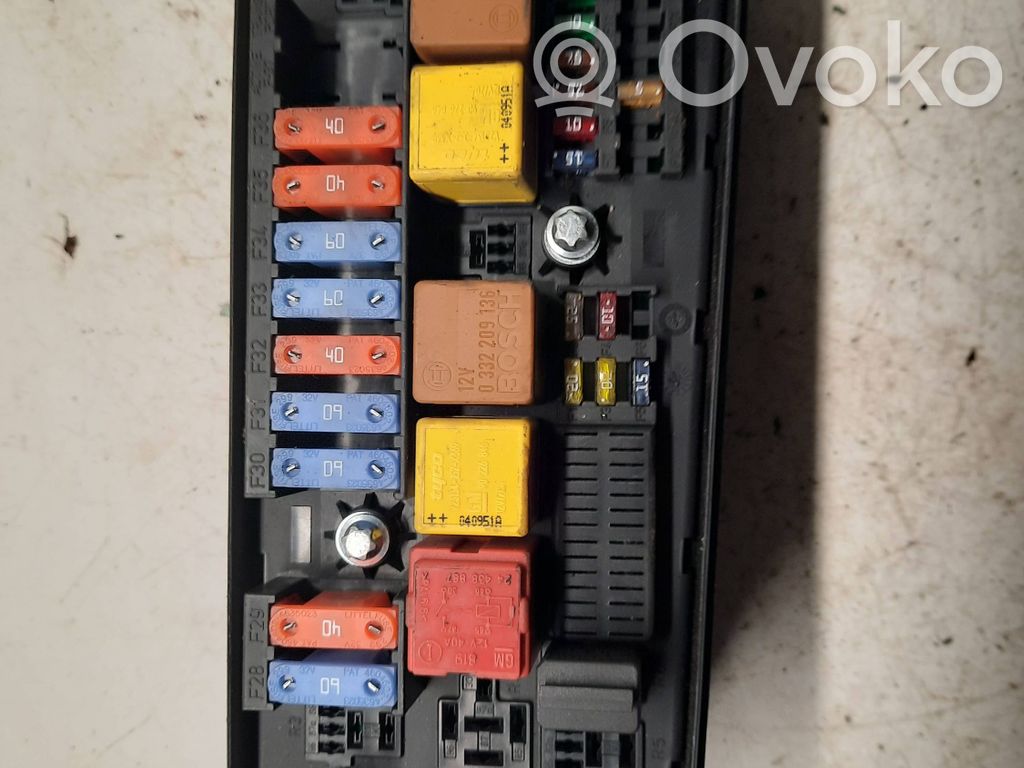 Opel Signum Módulo de fusible 