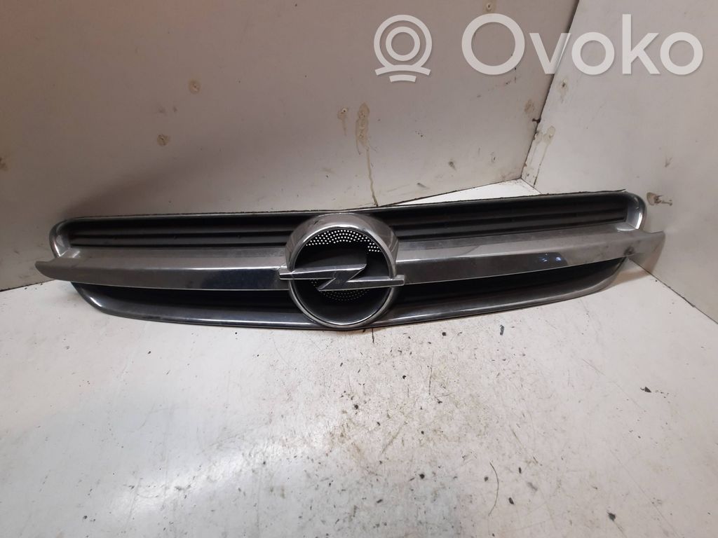 Opel Vectra C Etusäleikkö 