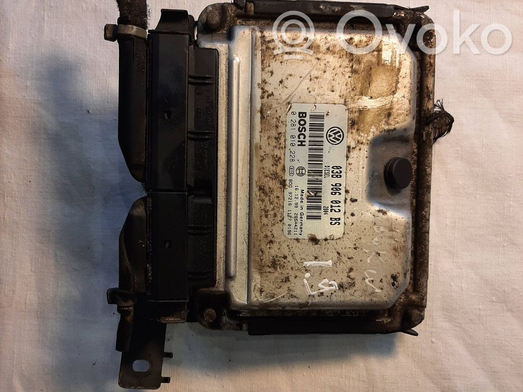Volkswagen Golf IV Engine control unit/module 