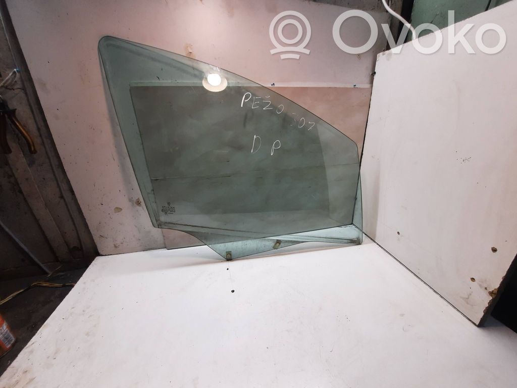 Peugeot 307 Front door window glass four-door 