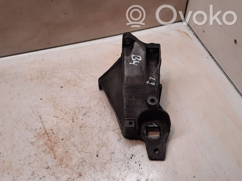 Audi 80 90 S2 B4 Engine mounting bracket 