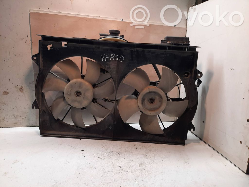 Toyota Corolla Verso E121 Jäähdyttimen jäähdytinpuhaltimen suojus 