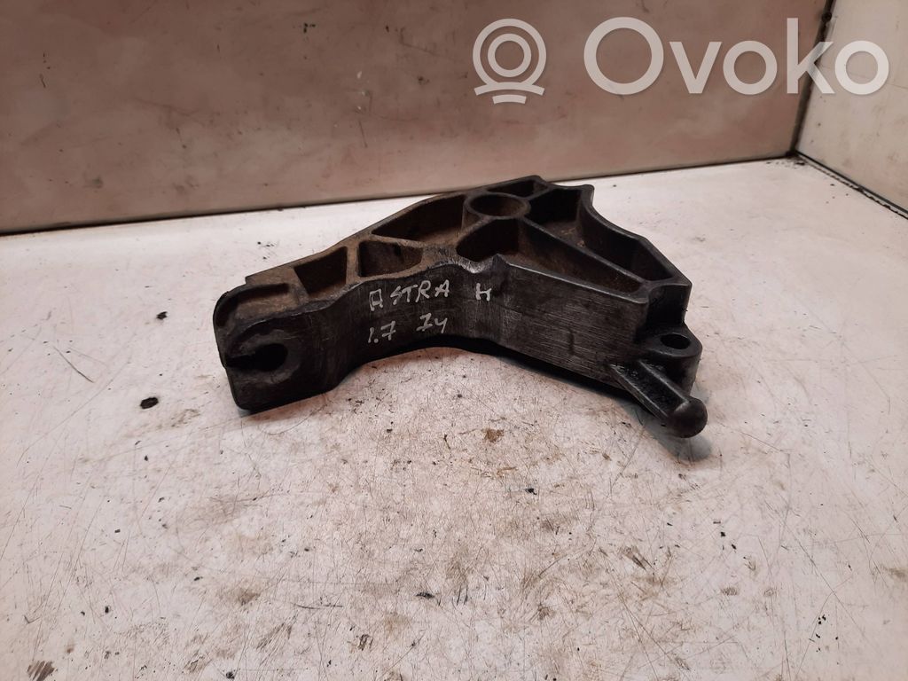 Opel Astra H Engine mounting bracket 