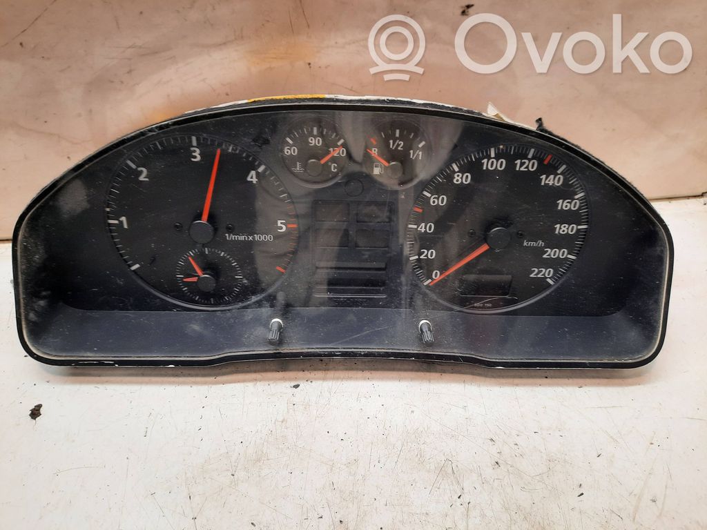 Audi A4 S4 B5 8D Vitezometru (grup de instrumente) 