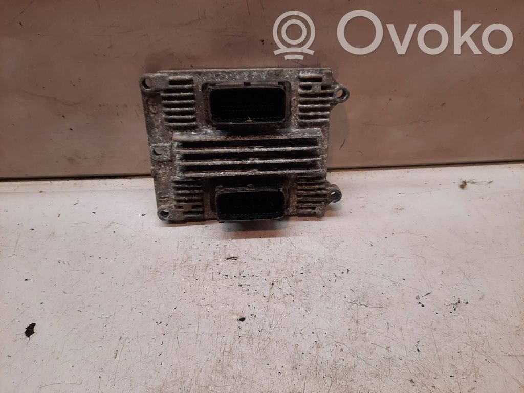 Opel Zafira A Variklio valdymo blokas 