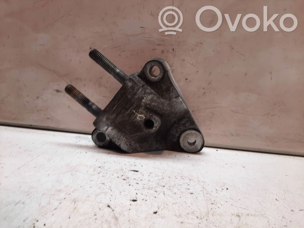 Ford Mondeo Mk III Engine mounting bracket 