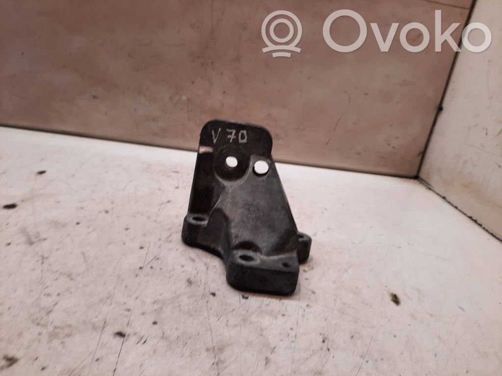 Volvo V70 Engine mounting bracket 