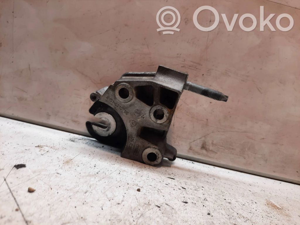 Volvo V50 Engine mounting bracket 