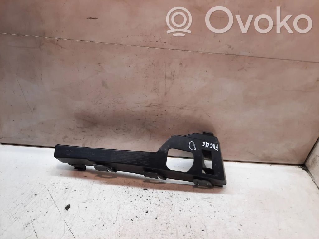 Ford Focus Front bumper mounting bracket 