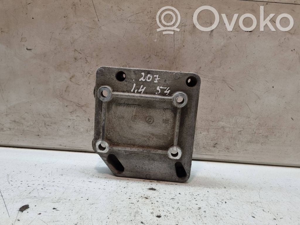 Peugeot 207 Engine mounting bracket 