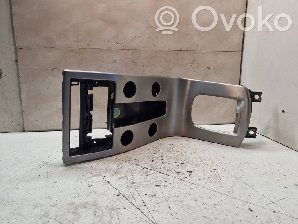 Volvo V50 Radio/GPS head unit trim 