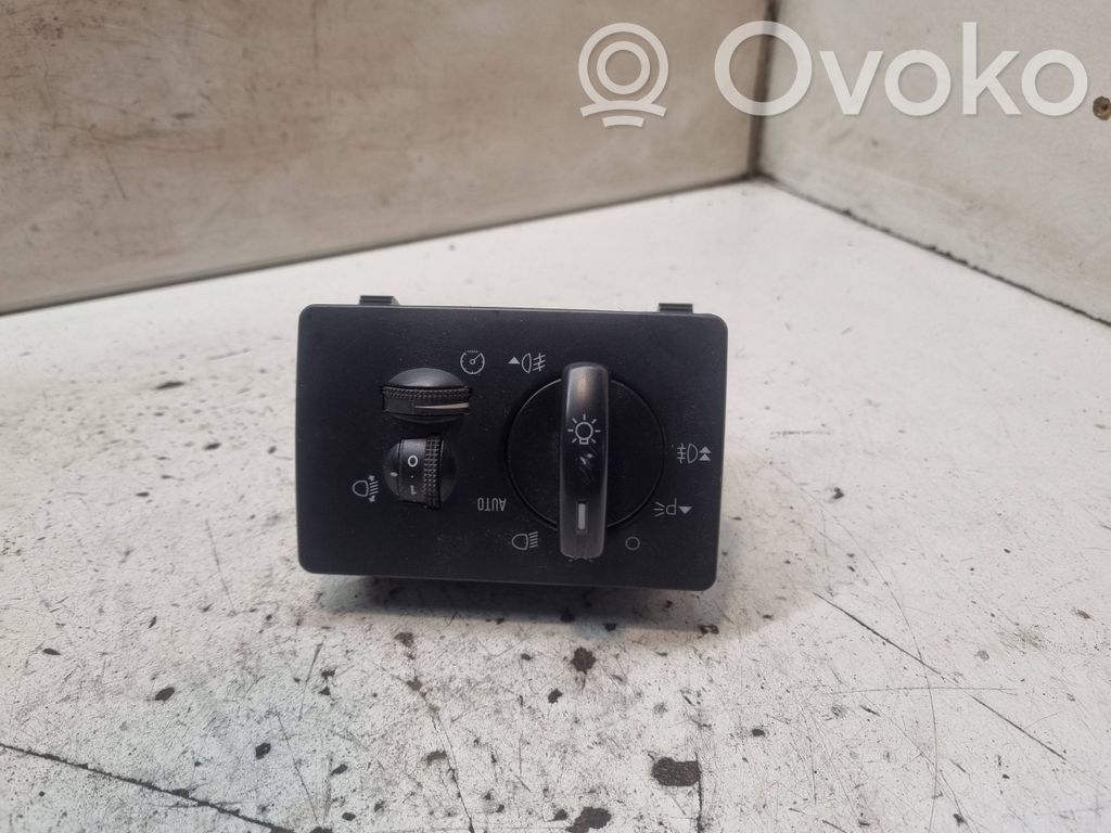 Ford Focus Light switch 