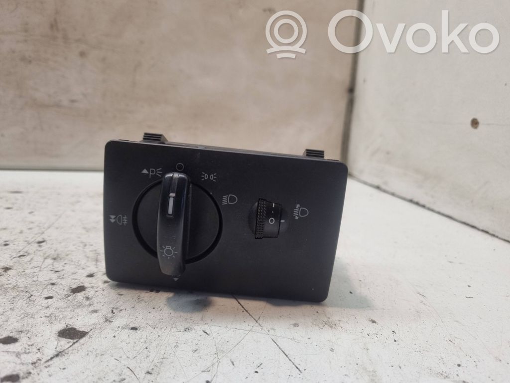 Ford Focus Light switch 